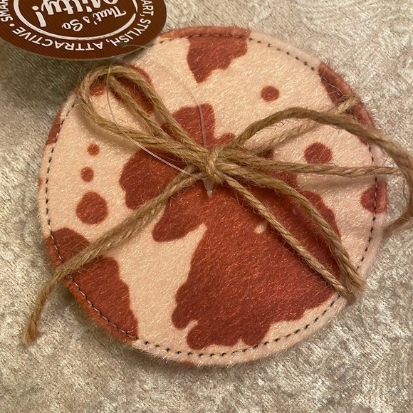 Brand New Set of 4 Cowhide Coasters Western Decor Farmhouse - Picture 2 of 8
